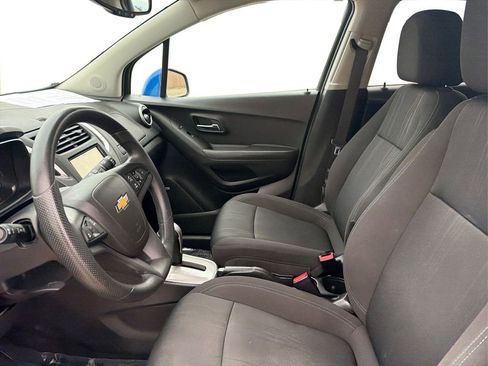 Used 2016 Chevrolet Trax LT w/ LT Sun and Sound Package image 10