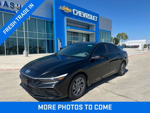 Used 2024 Hyundai Elantra SEL FWD image 1