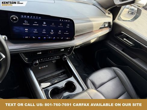 Used 2025 Chevrolet Suburban Z71 image 25