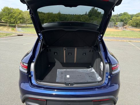 New 2026 Porsche Macan Turbo AWD/4WD image 17