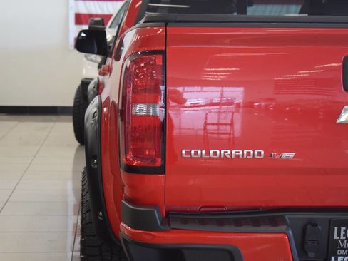 Used 2019 Chevrolet Colorado Z71 AWD/4WD image 28