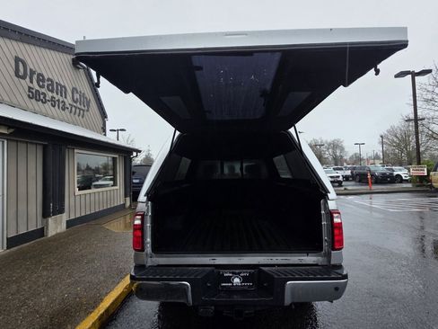 Used 2015 Ford F250 XLT w/ XLT Premium Package AWD/4WD image 18