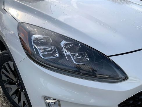 Used 2020 Ford Escape Titanium image 24