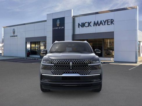 New 2025 Lincoln Navigator Reserve image 6
