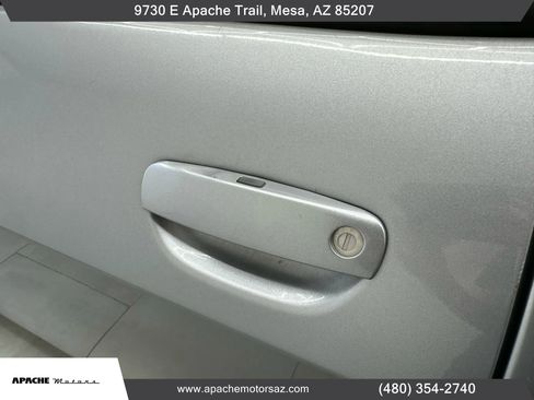 Used 2014 Dodge Challenger SXT image 13