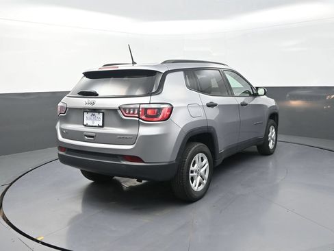 Used 2018 Jeep Compass Sport AWD/4WD image 10