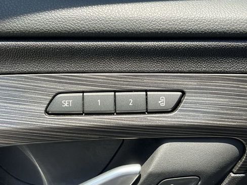 Used 2024 GMC Terrain SLT AWD/4WD image 36