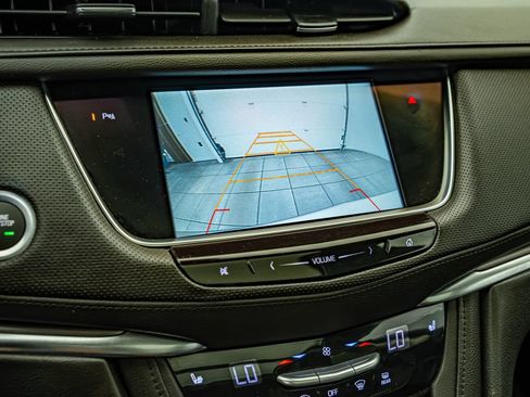 Used 2017 Cadillac XT5 Luxury w/ Driver Awareness Package FWD image 26