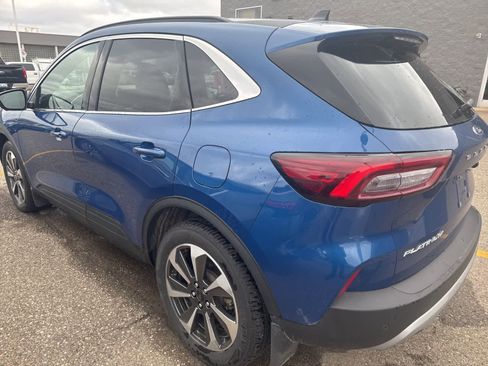 Used 2023 Ford Escape Platinum w/ Premium Technology Package image 21