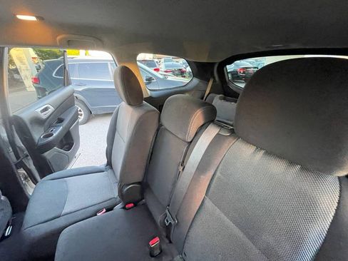 Used 2017 Nissan Pathfinder S image 15