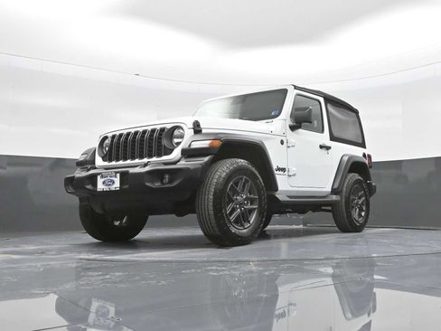 Used 2024 Jeep Wrangler Sport AWD/4WD image 34