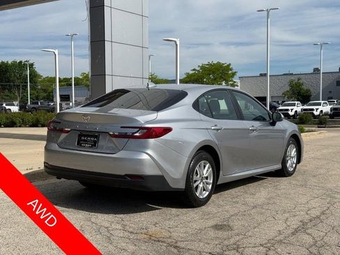 Used 2025 Toyota Camry LE AWD/4WD image 3