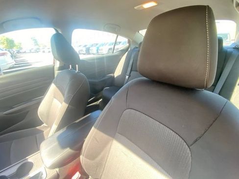 Used 2025 Nissan Altima 2.5 SV FWD image 5