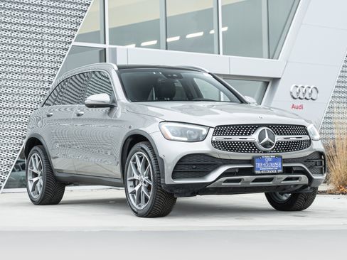 Used 2020 Mercedes-Benz GLC 300 4MATIC image 1