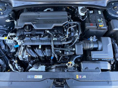 Used 2025 Hyundai Elantra SEL image 39