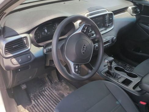 Used 2019 Kia Sorento AWD V6 image 12