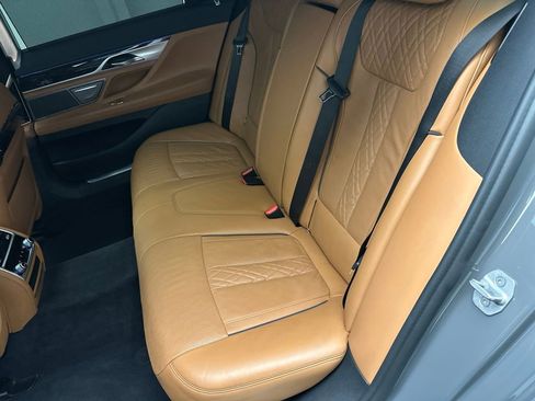 Used 2021 BMW 740i w/ M Sport Package RWD image 13