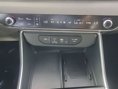 Used 2026 Kia Carnival EX FWD image 34
