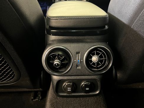 Used 2022 Kia Stinger GT-Line w/ Sun & Sound Package image 34