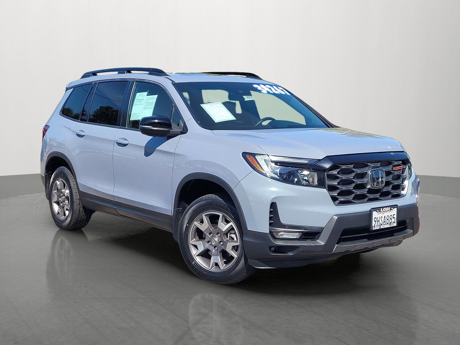 Certified 2023 Honda Passport TrailSport image 1