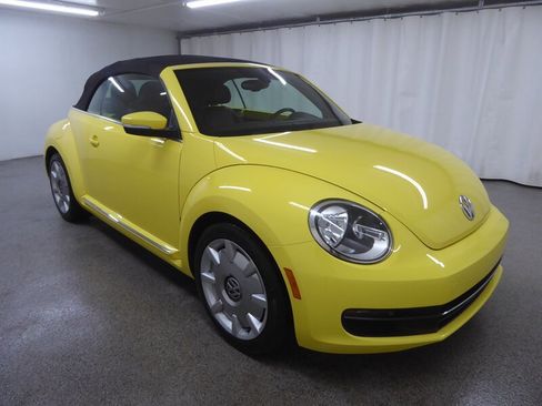 Used 2016 Volkswagen Beetle 1.8T SE image 1