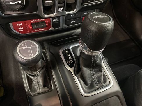 Used 2026 Jeep Gladiator Mojave AWD/4WD image 38