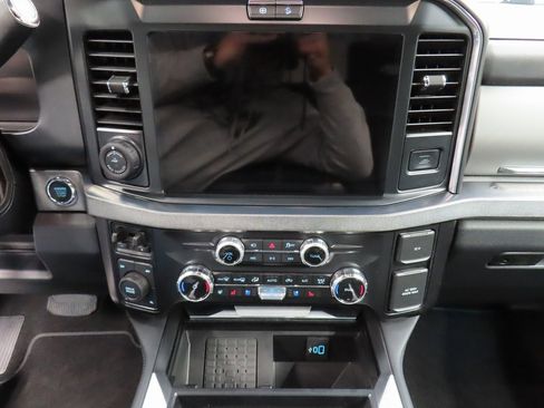 Used 2025 Ford F250 Platinum w/ FX4 Off-Road Package image 13