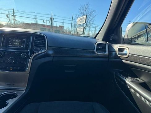 Used 2016 Jeep Grand Cherokee Laredo w/ Quick Order Package 23E image 11