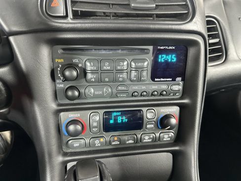 Used 2004 Chevrolet Corvette Coupe w/ Preferred Equipment Group RWD image 16