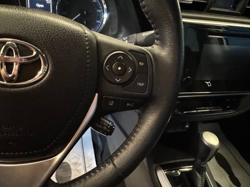 Used 2019 Toyota Corolla SE FWD image 12