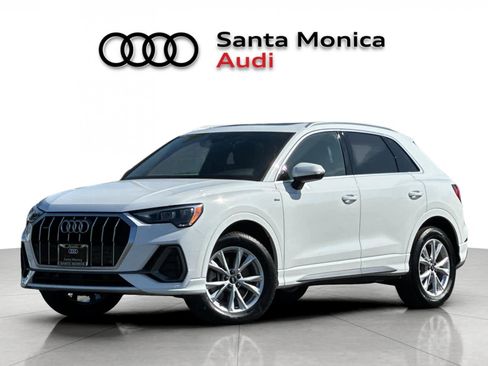 Used 2022 Audi Q3 2.0T Premium w/ Convenience Package AWD/4WD image 1