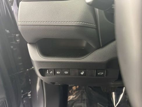 Used 2023 Toyota RAV4 XLE Premium image 15