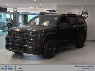 Used 2022 Jeep Grand Wagoneer Series II AWD/4WD video 1