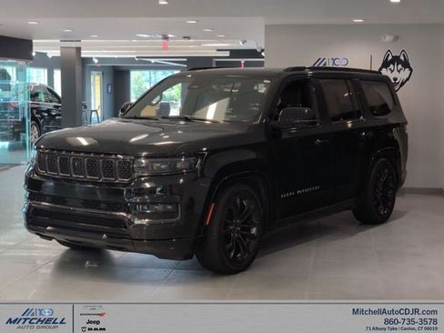 Used 2022 Jeep Grand Wagoneer Series II AWD/4WD image 1