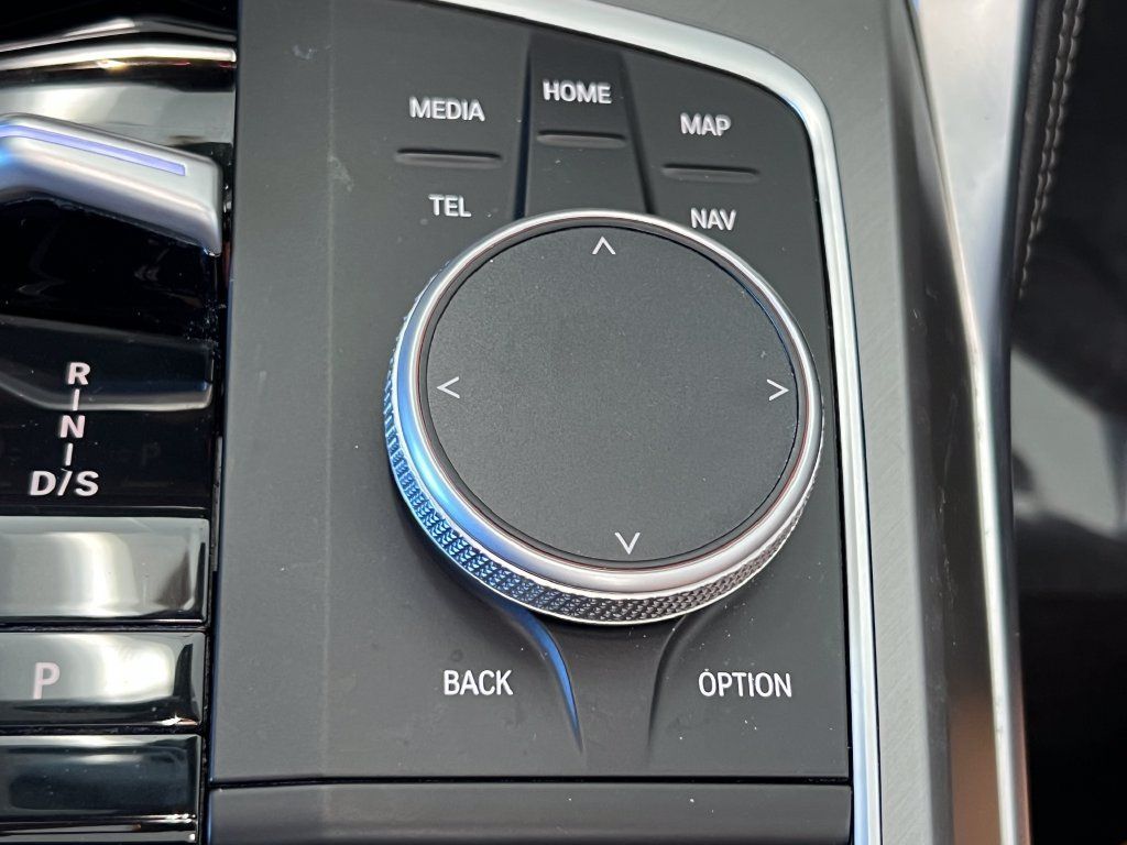 Used 2025 BMW M440i Convertible RWD image 33