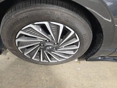 Used 2025 Hyundai Sonata Limited FWD image 11