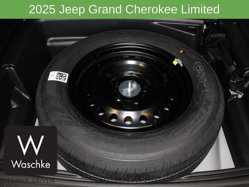 New 2025 Jeep Grand Cherokee Limited w/ Trailer Tow Package image 20