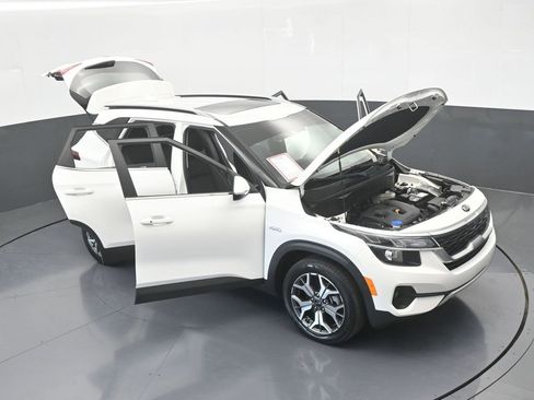 Used 2021 Kia Seltos EX image 69