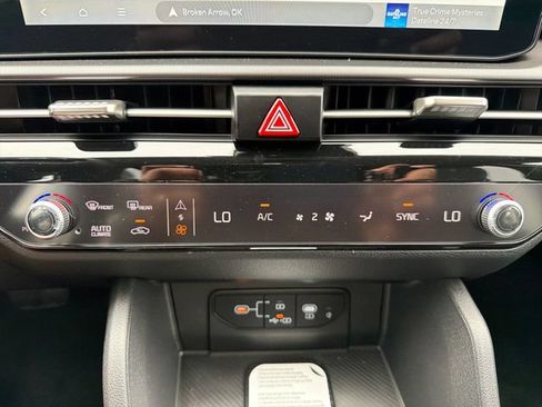 New 2026 Kia Sportage SX FWD image 14