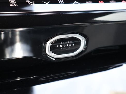 New 2026 Jeep Grand Cherokee Altitude AWD/4WD image 32