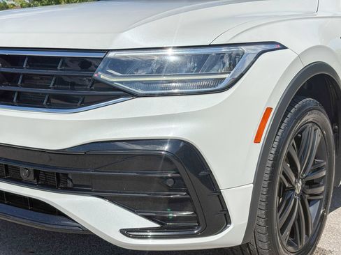 Used 2022 Volkswagen Tiguan SE R-Line AWD/4WD image 6