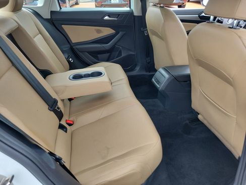 Used 2020 Volkswagen Jetta SE w/ SE Cold Weather Package FWD image 22