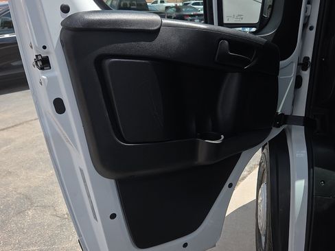 Used 2025 RAM ProMaster 2500 w/ U-Haul Equipment Group FWD image 8