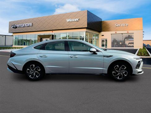 New 2025 Hyundai Sonata SEL FWD image 28