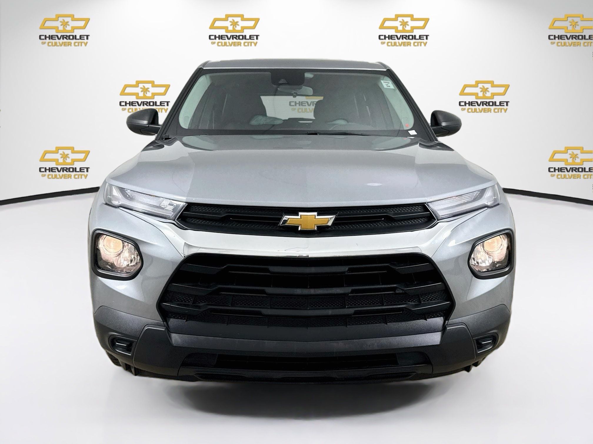 Used 2023 Chevrolet TrailBlazer LS FWD image 2
