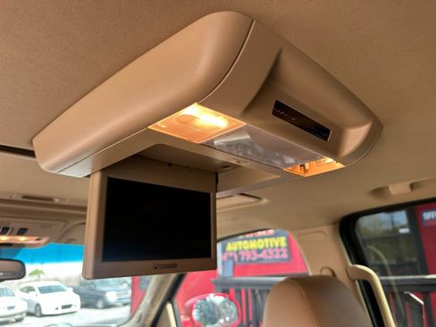 Used 2013 Cadillac Escalade Luxury image 28