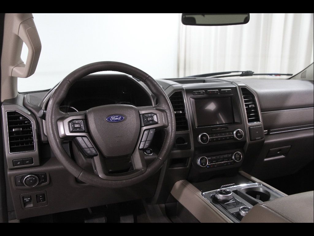 Used 2019 Ford Expedition XLT w/ Equipment Group 202A AWD/4WD image 7