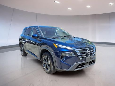 Used 2025 Nissan Rogue SV AWD/4WD image 1