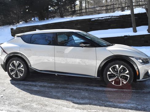 Used 2022 Kia EV6 Wind w/ Wind Technology Package image 10