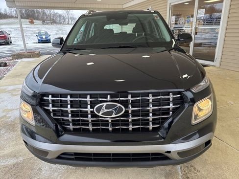 Used 2023 Hyundai Venue SEL image 7